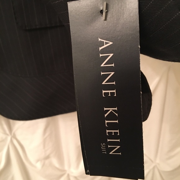 Anne Klein - Picture 3 of 3